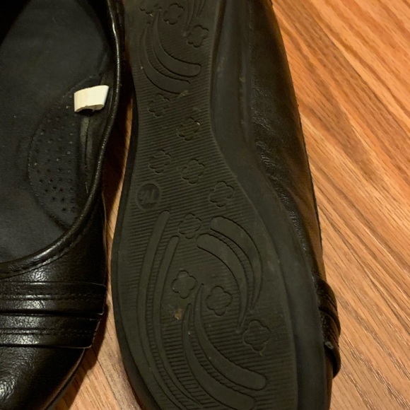Flats - Picture 2 of 3